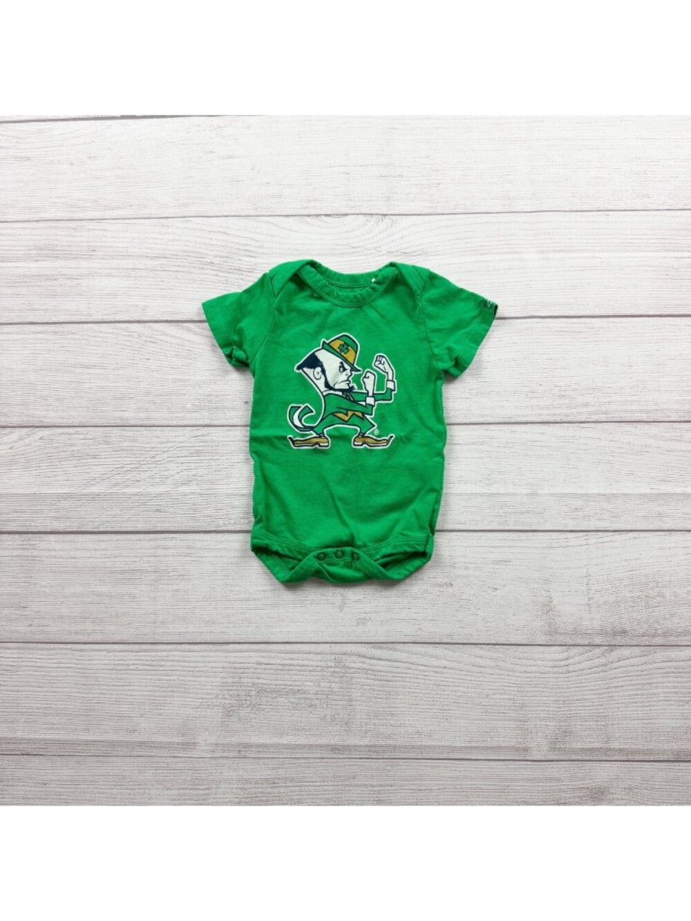 Garb Notre Dame Fighting Irish Green Baby Short Sleeve Bodysuit 0-3 Months